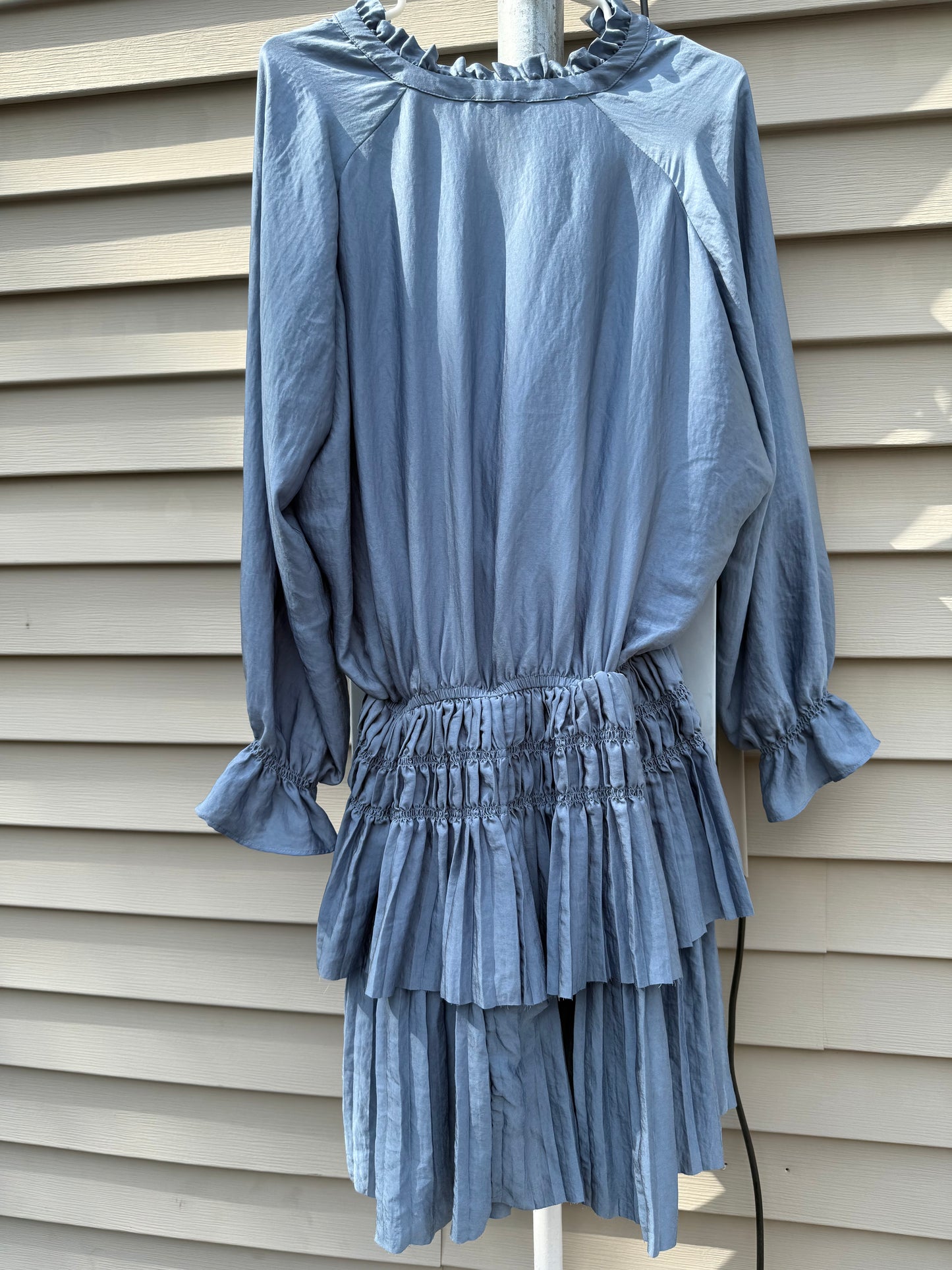 Women's Express Blue Ruffled Long Sleeved Dress Size Large